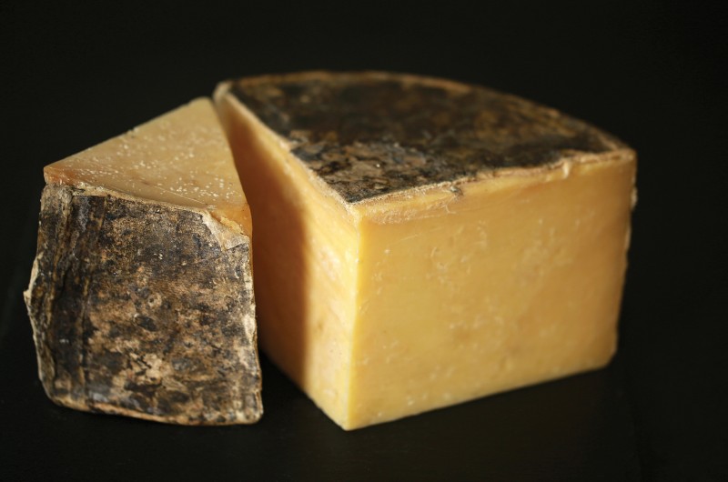 Avonlea Clothbound Cheddar